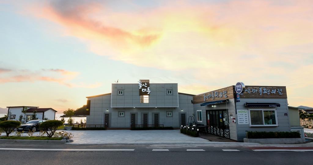 Dolsanmaru Pension Yeosu Bagian luar foto