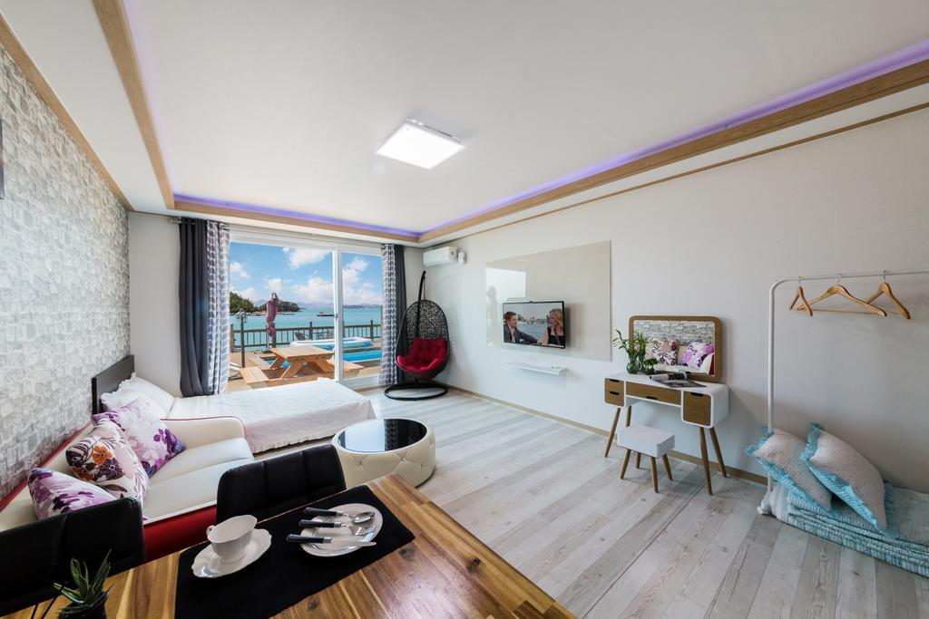 Dolsanmaru Pension Yeosu Bagian luar foto