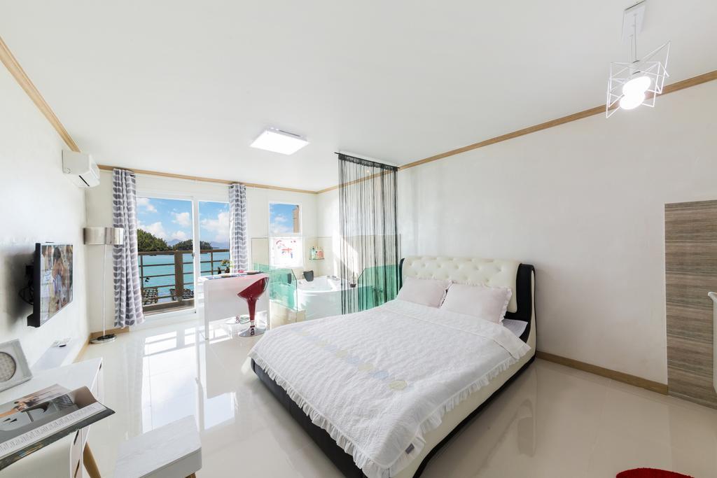 Dolsanmaru Pension Yeosu Bagian luar foto