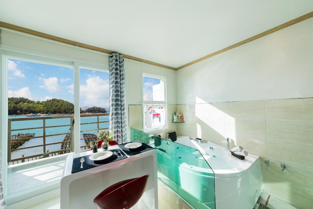 Dolsanmaru Pension Yeosu Bagian luar foto